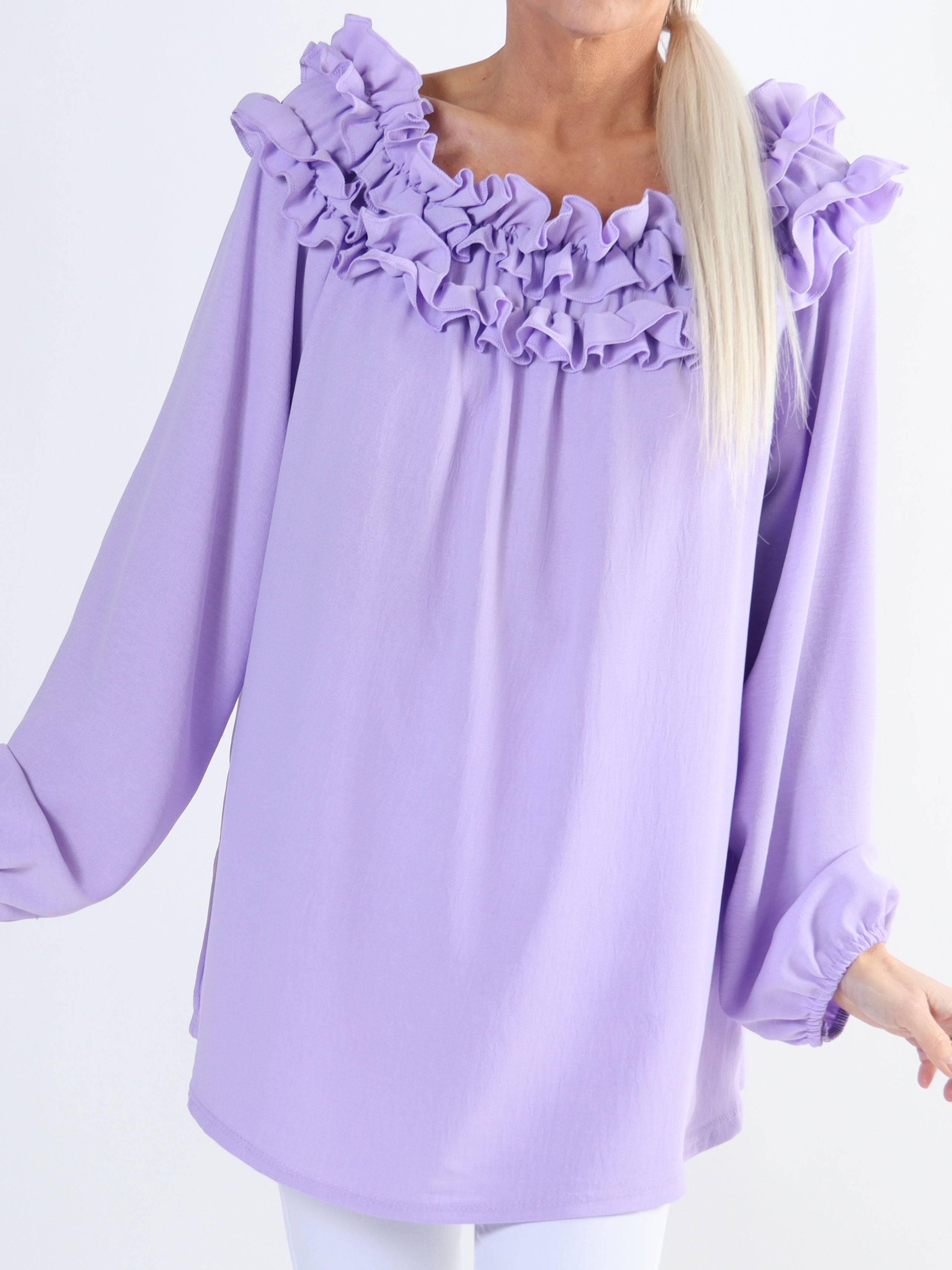 Chili - Finaste plus size tunikan med volanger i halsringningen (bestseller)